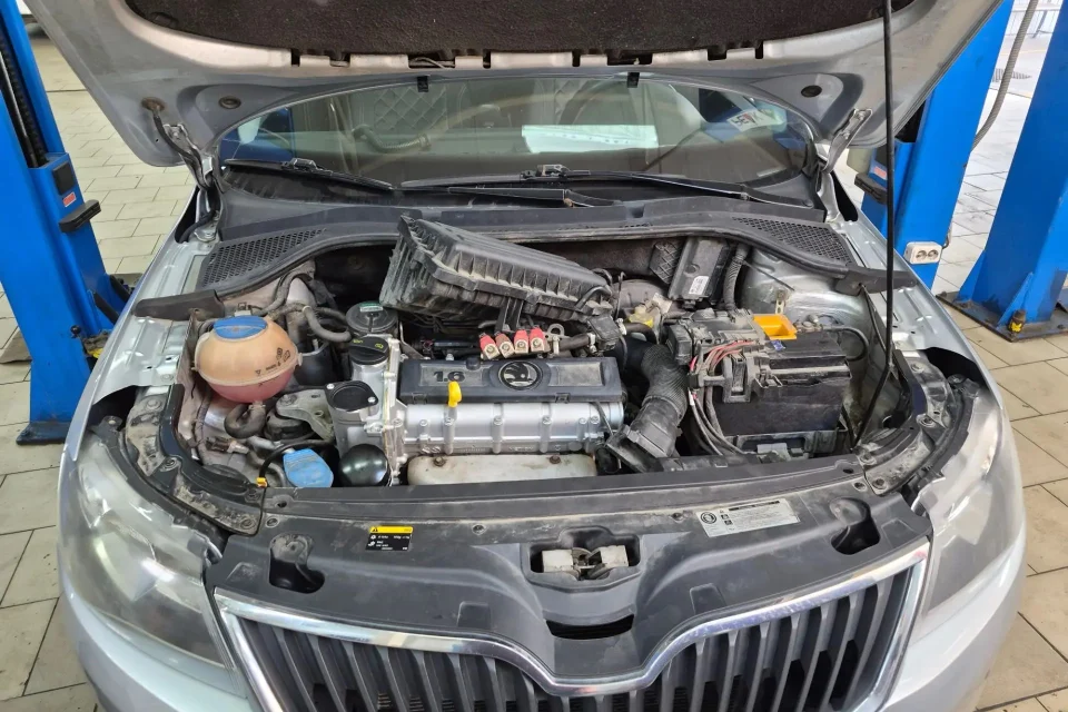 Замена двигателя Skoda Rapid двигатель CFNA 1.6