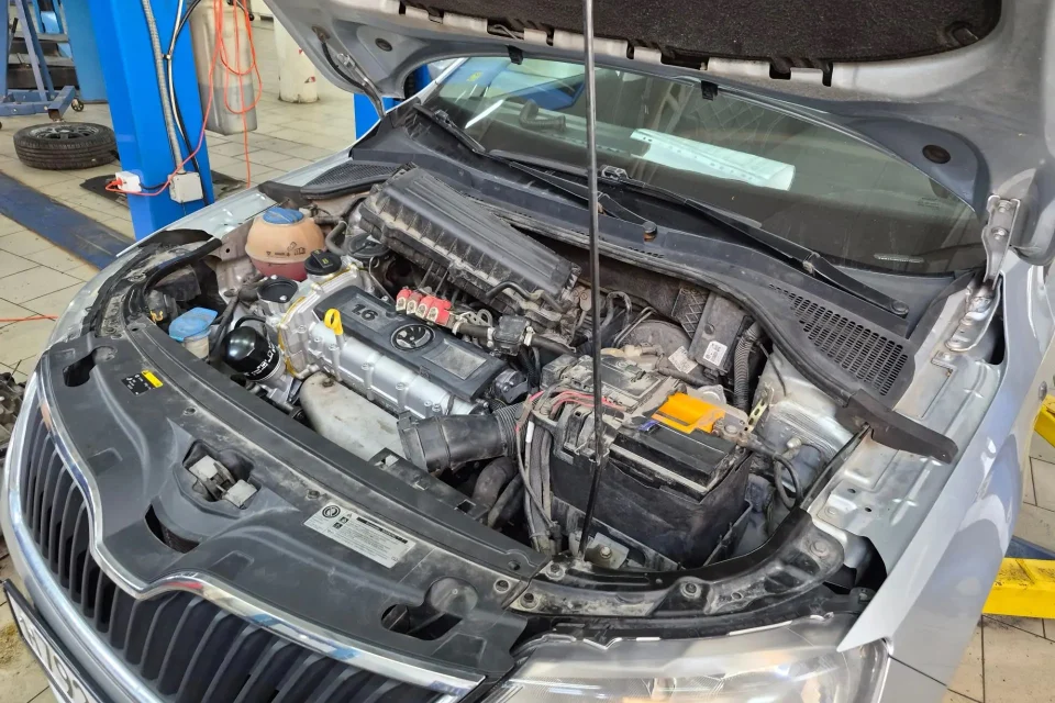 Замена двигателя Skoda Rapid двигатель CFNA 1.6